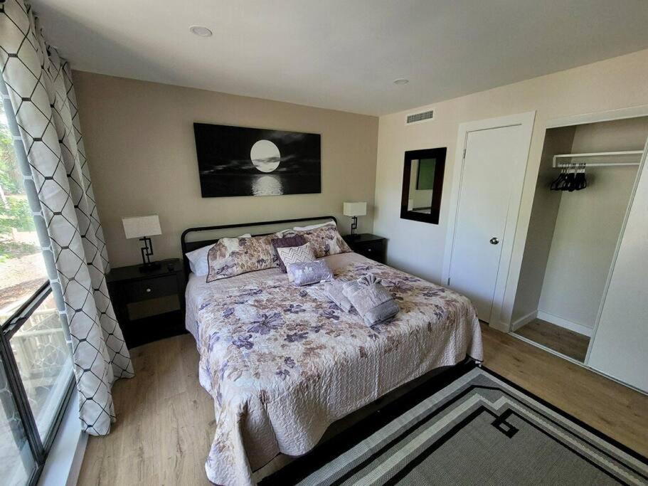 Contemporary Bliss-newly Renovated Cozy Villa! Hilton Head Island