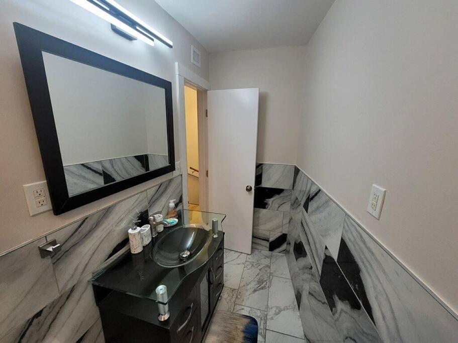 Villa Contemporary Bliss-newly Renovated Cozy Villa! *