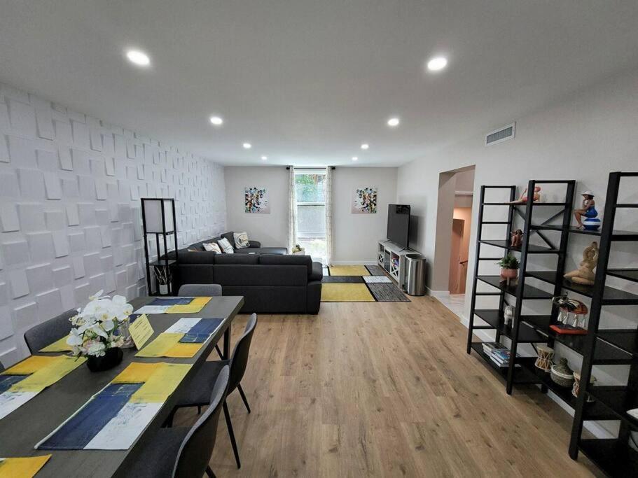 Villa Contemporary Bliss-newly Renovated Cozy Villa! Hilton Head Island