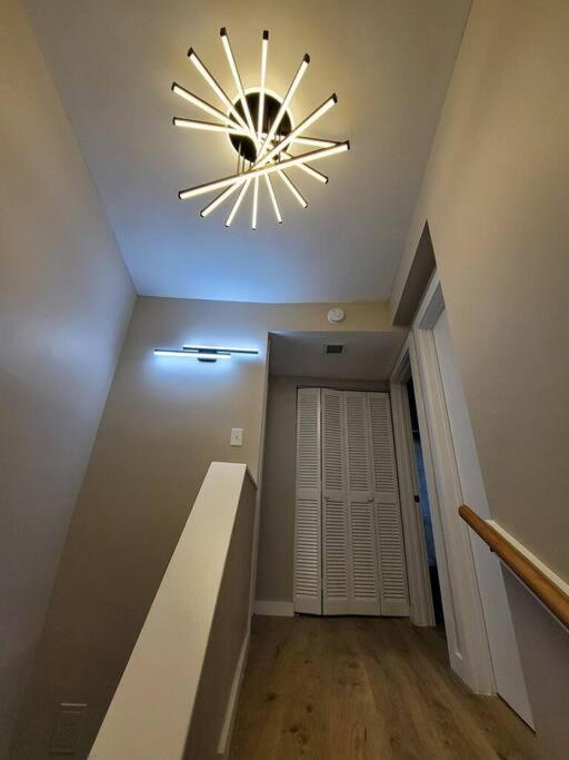 Villa Contemporary Bliss-newly Renovated Cozy Villa! *