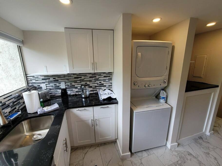 Contemporary Bliss-newly Renovated Cozy Villa! Villa *
