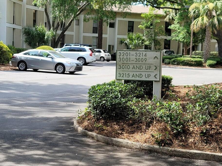 Contemporary Bliss-newly Renovated Cozy Villa! Villa Hilton Head Island