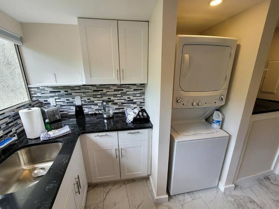 Contemporary Bliss-newly Renovated Cozy Villa! * Hilton Head Island