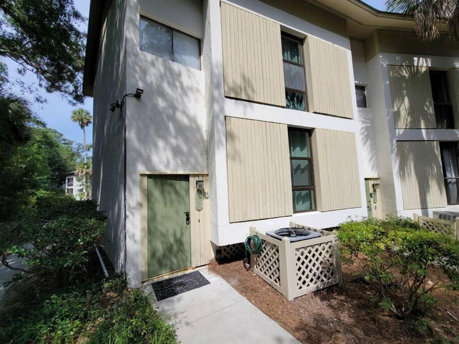 Contemporary Bliss-newly Renovated Cozy Villa! * Hilton Head Island