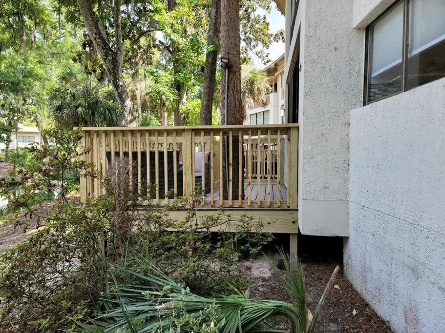 Contemporary Bliss-newly Renovated Cozy Villa! Villa Hilton Head Island